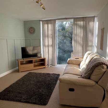 Modern And Spacious 3 Bedroom House 레스터 외부 사진