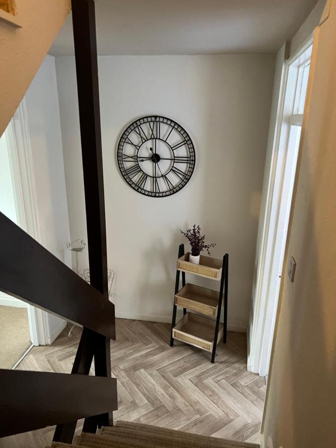 Modern And Spacious 3 Bedroom House 레스터 외부 사진